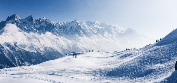 Essential Ski Tips for Beginners: Preparing for Your First Slopes Adventure